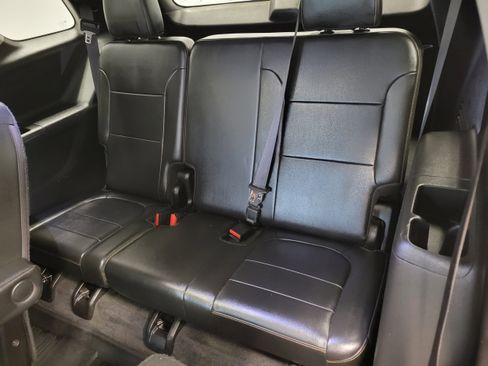 Used 2019 Chevrolet Traverse LT w/ LT Premium Package image 11