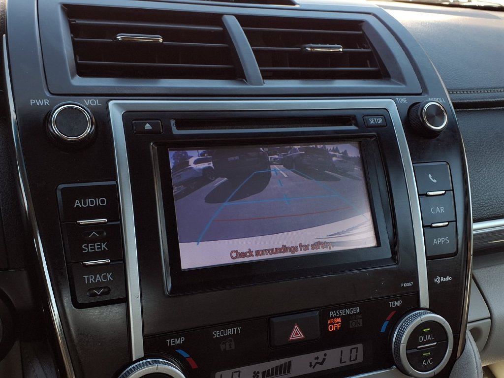 Used 2012 Toyota Camry XLE w/ Leather Pkg FWD image 9