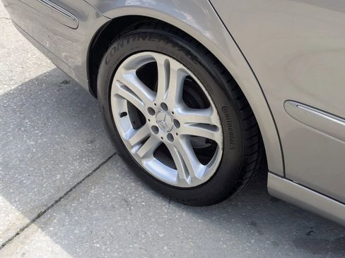 Used 2005 Mercedes-Benz E 500 Sedan image 5