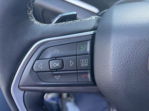 Used 2023 Jeep Grand Cherokee Limited w/ Luxury Tech Group II AWD/4WD image 18