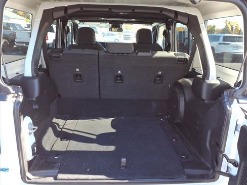 Used 2024 Jeep Wrangler Unlimited w/ Technology Group AWD/4WD image 10