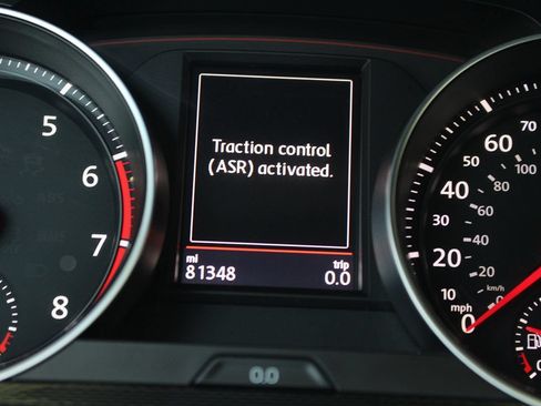Used 2017 Volkswagen GTI Sport FWD image 31