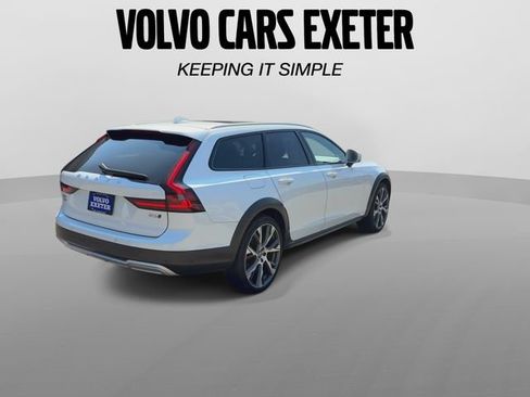 Certified 2025 Volvo V90 B6 Cross Country Ultra w/ Climate Package AWD/4WD image 11
