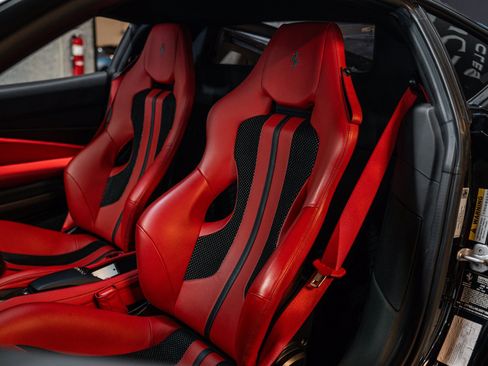 Used 2020 Ferrari F8 Tributo RWD image 8