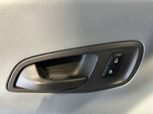 Used 2016 Ford Transit 150 XLT image 12