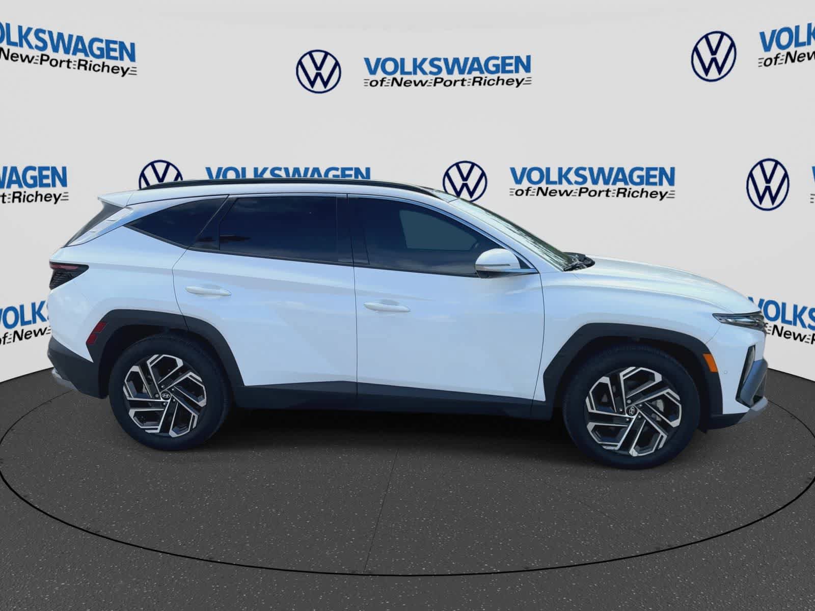 Used 2025 Hyundai Tucson Limited FWD image 9