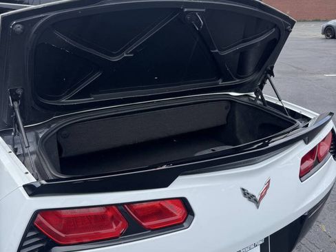 Used 2016 Chevrolet Corvette Stingray Convertible RWD image 9