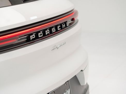 Certified 2026 Porsche Cayenne AWD/4WD image 13