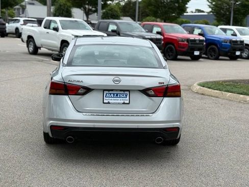 Used 2023 Nissan Altima 2.5 SR FWD image 6