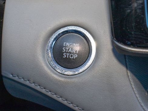 Used 2022 Toyota Highlander LE image 31