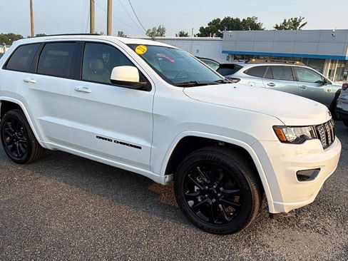 Used 2021 Jeep Grand Cherokee Laredo X RWD image 7