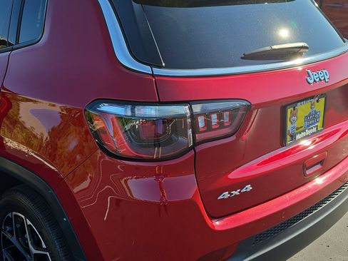 Used 2025 Jeep Compass Limited AWD/4WD image 35