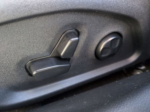 Used 2018 Jeep Compass Latitude w/ Popular Equipment Group image 18