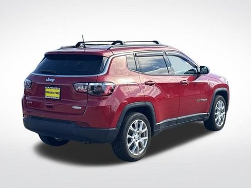 Used 2023 Jeep Compass Latitude AWD/4WD image 8