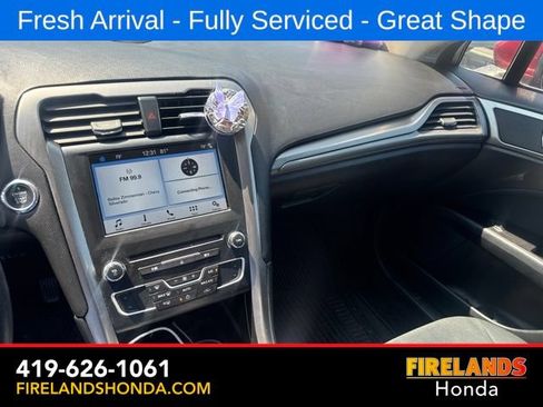 Used 2017 Ford Fusion SE w/ Fusion SE Technology Package FWD image 23