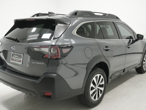 Used 2023 Subaru Outback Premium AWD/4WD image 4