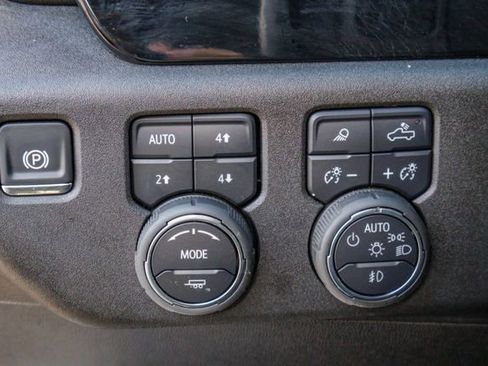 Used 2025 Chevrolet Silverado 3500 LT w/ Trail Boss Package AWD/4WD image 24