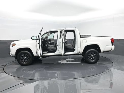 Used 2022 Toyota Tacoma SR5 w/ Technology Package AWD/4WD image 28