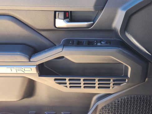 Used 2025 Toyota Tacoma TRD Off-Road image 26