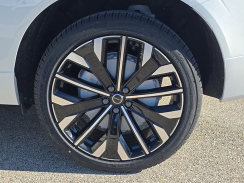 New 2026 Volvo XC60 B5 Ultra w/ Climate Package image 6