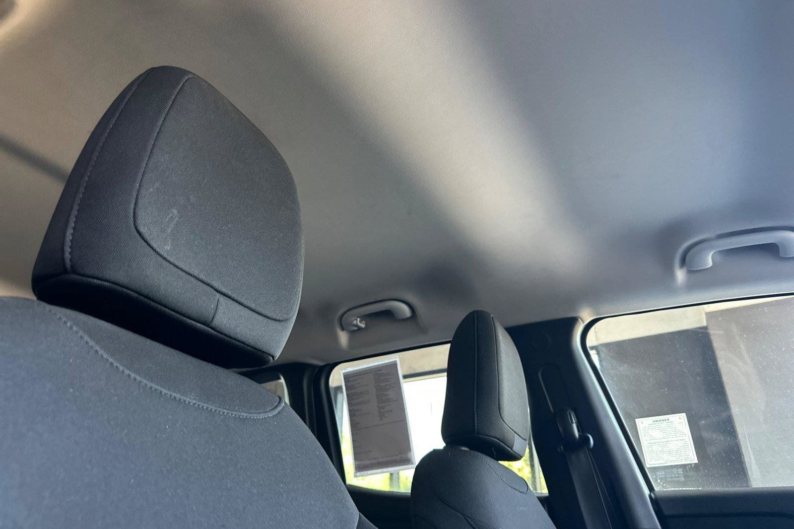 Used 2016 Jeep Renegade Latitude FWD image 17