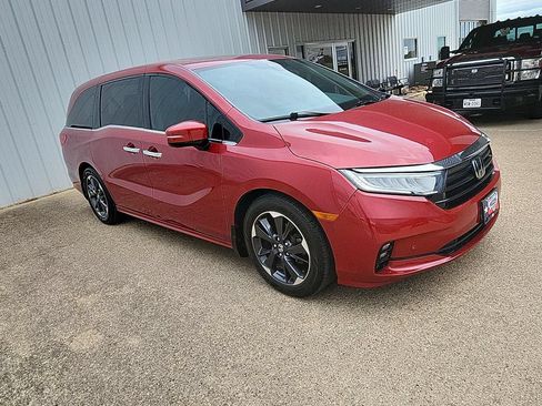 Used 2022 Honda Odyssey Elite image 2