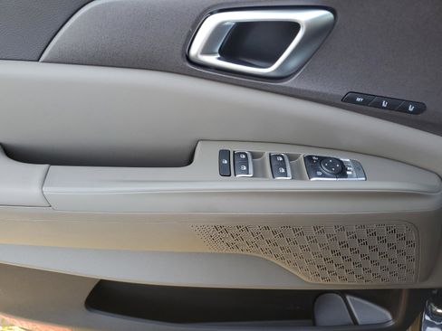 New 2026 Kia Carnival EX image 16