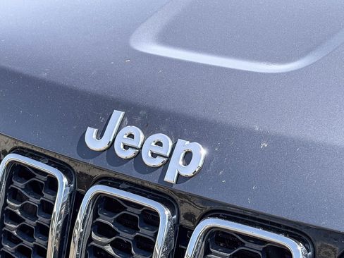 Used 2020 Jeep Grand Cherokee Limited w/ Luxury Group II AWD/4WD image 9