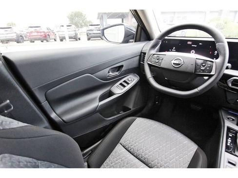 New 2026 Nissan Sentra SV w/ SV Convenience Package FWD image 6