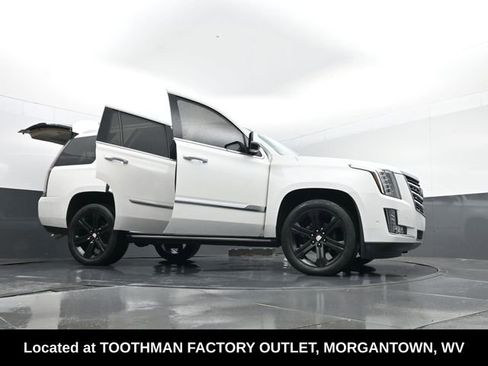 Used 2019 Cadillac Escalade Platinum image 40
