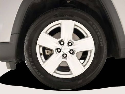 Used 2022 Jeep Compass Latitude w/ Sun and Sound Group FWD image 8