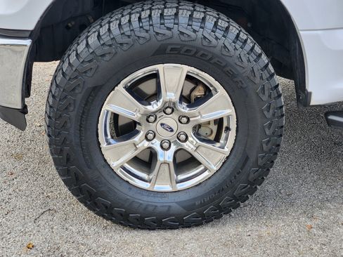 Used 2016 Ford F150 XLT w/ Equipment Group 302A Luxury image 12