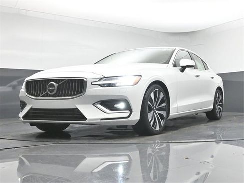 Used 2023 Volvo S60 B5 Ultimate w/ Climate Package image 37