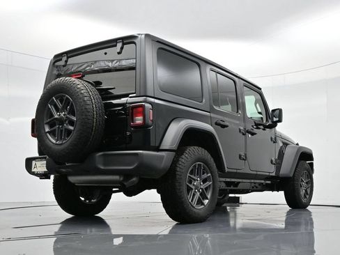 Used 2024 Jeep Wrangler Unlimited Sport AWD/4WD image 39