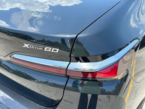 Used 2024 BMW i7 xDrive60 w/ Executive Package image 30