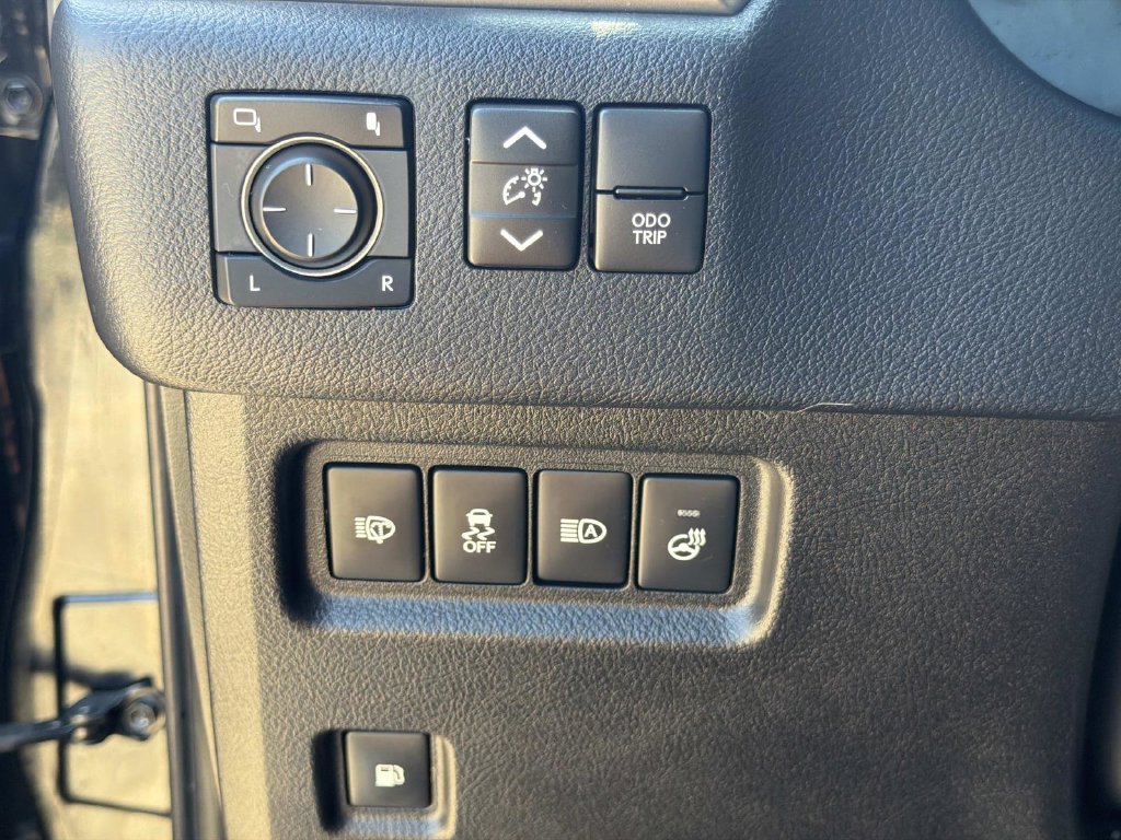 Used 2021 Lexus GX 460 Premium w/ Premium Package AWD/4WD image 23