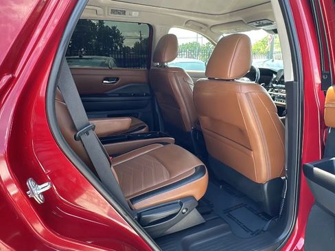 Used 2023 Nissan Pathfinder Platinum AWD/4WD image 20