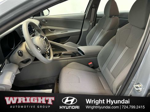 Certified 2023 Hyundai Elantra SE w/ Cargo Package image 11