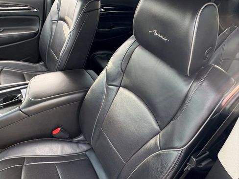 Used 2020 Buick Enclave Avenir w/ Avenir Technology Package image 28