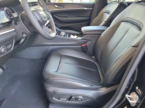 New 2026 Jeep Grand Cherokee Limited AWD/4WD image 7