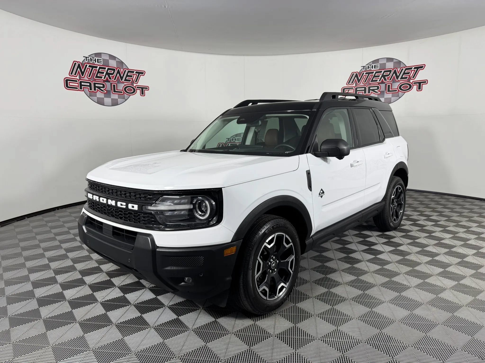 Used 2025 Ford Bronco Sport Outer Banks w/ Outer Banks Tech Package+ AWD/4WD image 3
