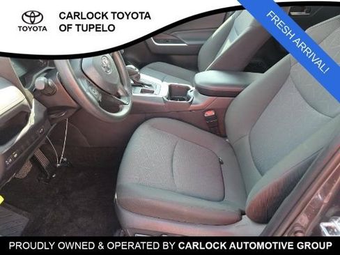 Used 2025 Toyota RAV4 XLE w/ Convenience Package FWD image 6
