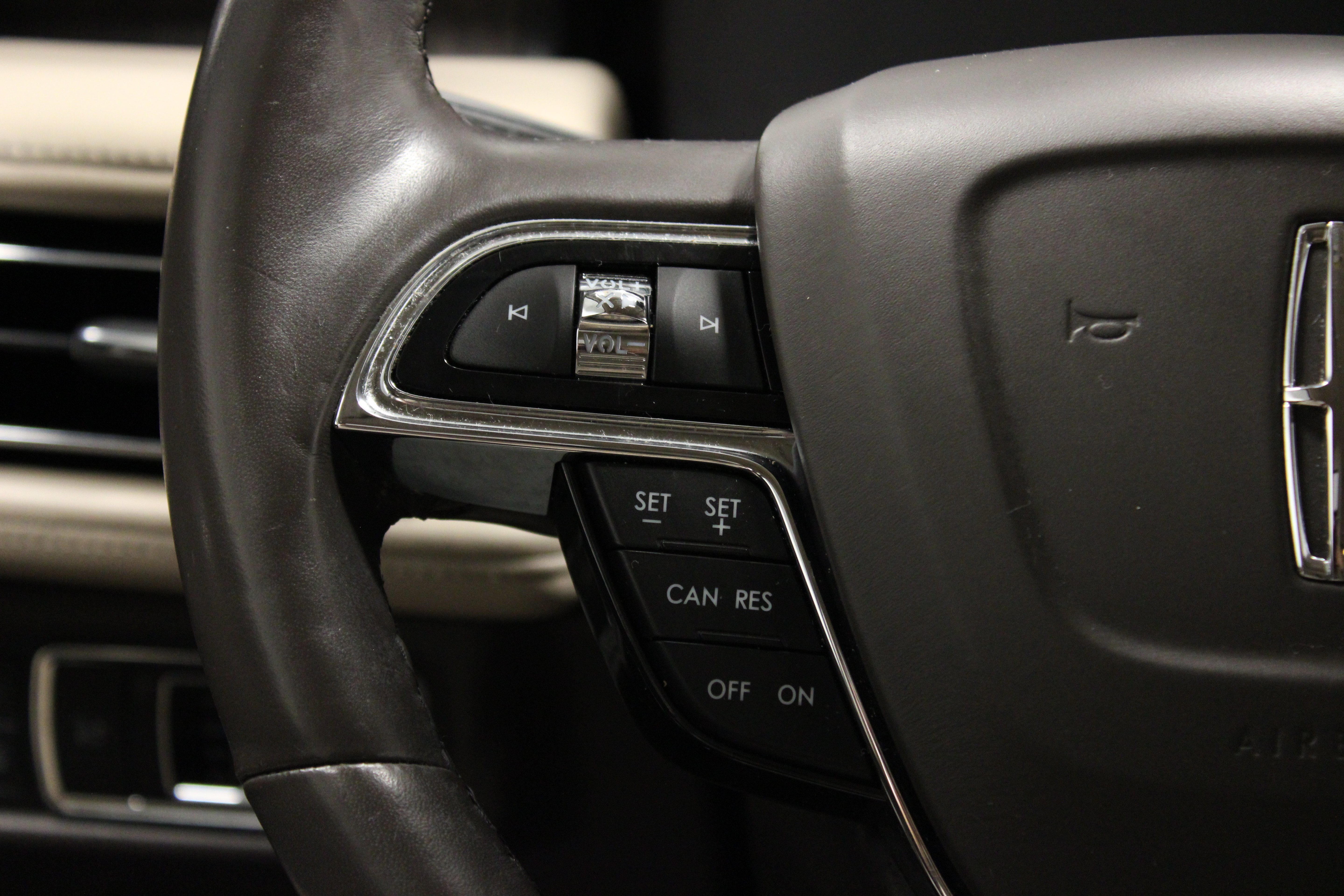 Used 2022 Lincoln Nautilus Reserve AWD/4WD image 23