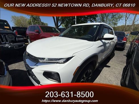 Used 2022 Chevrolet TrailBlazer LT w/ Convenience Package AWD/4WD image 1