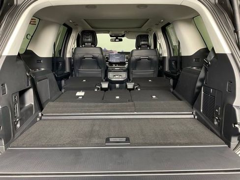 New 2026 Ford Expedition Platinum image 11