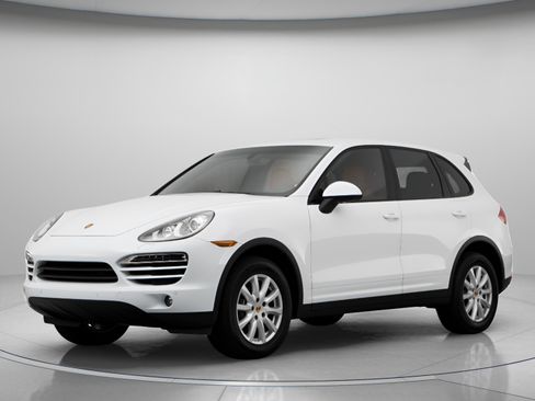 Used 2014 Porsche Cayenne S image 2