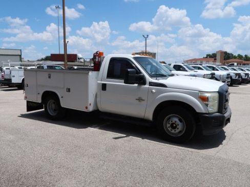 Used 2013 Ford F350 XL w/ Trailer Tow Pkg RWD image 3