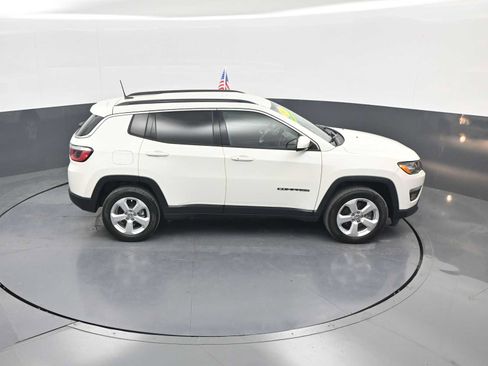 Used 2017 Jeep Compass Latitude w/ Popular Equipment Group AWD/4WD image 43