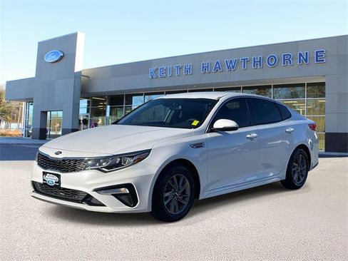 Used 2020 Kia Optima LX image 3