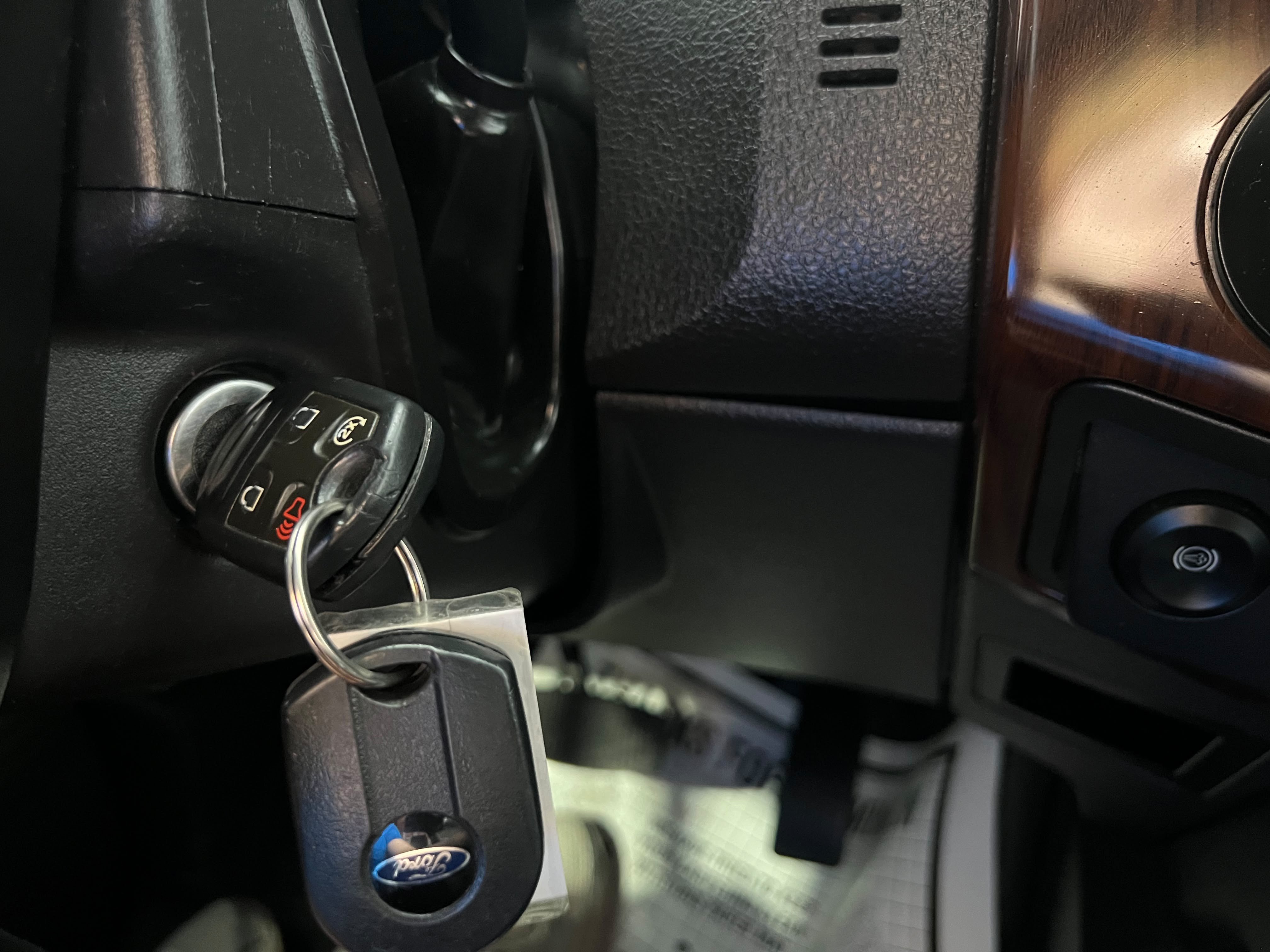 Used 2015 Ford F250 Lariat w/ Lariat Interior Package AWD/4WD image 21
